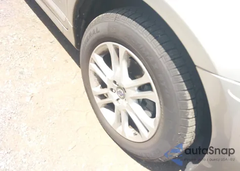 2015 Volvo Xc60 T5/T5 Premier z USA, uszkodzony, nr VIN YV4612RK5F2677952